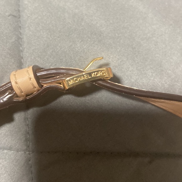 Michael kors double zipped crossbody - Picture 9 of 10